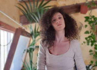Analía Serenelli, ex gimnasta CAEP, despliega magia por Europa