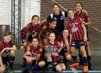 Lucía, entrenadora de unas Menores de Futsal que se quedaron con todo