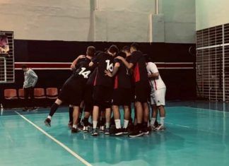 La Primera masculina de Voley retornó al triunfo
